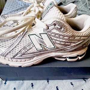 New Balance 1960R: Silver, grey and green